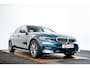 BMW 3-Serie 330e High Executive Luxury Line - Trekhaak - Panoramadak - Head up - Driving Assistant Professional - Stoelverwarming Voor/Achter - Elektrisch verstelbare stoelen - Getinte Ruiten - Comfort Access -