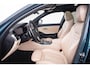 BMW 3-Serie 330e High Executive Luxury Line - Trekhaak - Panoramadak - Head up - Driving Assistant Professional - Stoelverwarming Voor/Achter - Elektrisch verstelbare stoelen - Getinte Ruiten - Comfort Access -