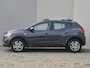 Dacia Sandero Stepway 1.0 TCe 90 Comfort Handgeschakeld / Navigatie via Apple Carplay of Android Auto / Cruise control / Parkeersensoren achter / Climate control /