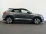 Volkswagen T-Roc 1.5 TSI DSG Active | Navigatie | Climate Control | Lane Assist | DAB | Parkeersensoren | Lichtmetalen Velgen | Privacy Glass