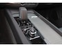 Volvo XC60 T6 Recharge AWD Core Bright - Panorama/schuifdak - IntelliSafe Assist & Surround - Harman/Kardon audio - Adaptieve LED koplampen - Parkeercamera achter - Verwarmde voorstoelen, stuur & achterbank - Parkeersensoren voor & achter - Elektr. bedienb. voorstoelen met geheugen - Draadloze tel. lader - Extra getint glas - 19' LMV