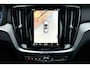Volvo V60 T6 Plug-in hybrid AWD Plus Dark | Elektrisch verstelbare voorstoelen | 360 graden camera | Trekhaak, elektrisch inklapbaar | Harman Kardon | Stoel- /stuurwielverwarming | Adaptive cruise control | BLIS