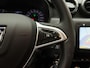 Dacia Duster TCe 130 Prestige | MediaNav Navigatiesysteem met Apple CarPlay & Android Auto | Parkeersensoren achter met achteruitrijcamera | Trekhaak | Lichtmetalen velgen | Metaalkleur |