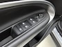 Jeep Avenger 1st Edition 54 kWh | Navigatie | Parkeersensoren | Camera | Apple Carplay/Android Auto | LMV 18" | Led verlichting | Two-Tone zwart dak |