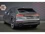 Audi RS Q8 Q8 quattro | RS DYNAMIC PACK 305KM/H | KERAMISCH | B&O 3D | 4W-BESTURING | PANORAMADAK | STOELKOELING/VERWARMING/MASSAGE | 23" | ELEK. TREKHAAK | SPORTUITLAAT | SOFTCLOSE | ETC. RSQ8