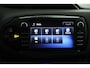 Toyota Yaris 1.5 VVT-i Dynamic | Trekhaak | Keyless Entry | Camera | Navigatie | Camera | Lichtmetalen Velgen |