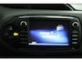 Toyota Yaris 1.5 VVT-i Dynamic | Trekhaak | Keyless Entry | Camera | Navigatie | Camera | Lichtmetalen Velgen |