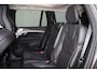 Volvo XC90 T8 Recharge AWD Ultimate Dark - Luchtvering - Panorama/schuifdak - IntelliSafe Assist & Surround - 360º Camera - Bowers & Wilkins audio - Adaptieve LED koplampen - Verwarmde voorstoelen, stuur & achterbank - Parkeersensoren voor & achter - Elektr. bedienb. voorstoelen met geheugen - Geventileerde voorstoelen - Head up display - Draadloze tel. lader - Extra getint glas - Elektr. inklapbare trekhaak - 22' LMV