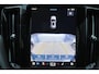 Volvo XC60 T6 Recharge AWD Core Bright - Panorama/schuifdak - IntelliSafe Assist & Surround - Harman/Kardon audio - Adaptieve LED koplampen - Parkeercamera achter - Verwarmde voorstoelen, stuur & achterbank - Parkeersensoren voor & achter - Elektr. bedienb. voorstoelen met geheugen - Draadloze tel. lader - Extra getint glas - 19' LMV