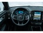 Volvo XC40 2.0 B4 Plus Dark | Trekhaak | Camera | Carplay | Adaptieve Cruise Control | Stoel- en Stuurwielverwarming | Keyless |