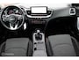 Kia Ceed Sportswagon 1.5 T-GDi 160 PK 4 cilinder DynamicLine, 1400KG Trekgewicht, Clima, Cruise, Navi, App connect, Pdc + Camera, Lmv, All season banden