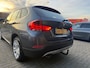 BMW X1 sDrive18d Executive | 1E EIGENAAR | 12MND GARANTIE | AUTOMAAT | NAVI | CRUISE | TREKHAAK |