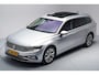Volkswagen Passat VARIANT 1.5 TSI Business Aut. [ Panorama LED Virtual Stoelverwarming ]