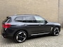 BMW iX3 High Executive 80kWh | 99% SOH | Panoramadak | Leder | Stoelverwarming | Sportstoelen met memory | Shadowline | Harman&kardon | Navigatie | Head up | LED | DAB | Apple CarPlay | 360 camera | Elektrische achterklep | Virtual cockpit | Volledig onderhouden!