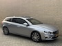 Volvo V60 2.4 D5 Twin Engine R-Design Plug-in | Leder | Schuif/kanteldak | Navigatie | Afneembare trekhaak | Camera | Bi-Xenon | Stoelverwarming | Elektrische verstelbare stoel met memory | | 18 inch LMV | Cruise control | Volledig onderhouden!
