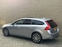 Volvo V60 2.4 D5 Twin Engine R-Design Plug-in | Leder | Schuif/kanteldak | Navigatie | Afneembare trekhaak | Camera | Bi-Xenon | Stoelverwarming | Elektrische verstelbare stoel met memory | | 18 inch LMV | Cruise control | Volledig onderhouden!