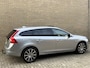 Volvo V60 2.4 D5 Twin Engine R-Design Plug-in | Leder | Schuif/kanteldak | Navigatie | Afneembare trekhaak | Camera | Bi-Xenon | Stoelverwarming | Elektrische verstelbare stoel met memory | | 18 inch LMV | Cruise control | Volledig onderhouden!