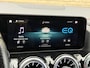 Mercedes-Benz EQA 300 4MATIC Business Solution AMG 67kWh | Navigatie | Sfeerverlichting | Camera | Cruise control | Lane assist | LED | DAB | Wegklapbare trekhaak | Virtual cockpit | Sportstoel&stuur | Stoelverwarming | Elektrische achterklep | Volledig onderhouden