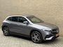 Mercedes-Benz EQA 300 4MATIC Business Solution AMG 67kWh | Navigatie | Sfeerverlichting | Camera | Cruise control | Lane assist | LED | DAB | Wegklapbare trekhaak | Virtual cockpit | Sportstoel&stuur | Stoelverwarming | Elektrische achterklep | Volledig onderhouden