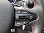 Hyundai i30 Fastback 1.5 T-GDi MHEV N Line Stoelverwarming, navigatie Apple CarPlay/Android Auto, suède interieur, achteruitrij camera, cruise control, boekjes compleet!