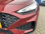 Hyundai i30 Fastback 1.5 T-GDi MHEV N Line Stoelverwarming, navigatie Apple CarPlay/Android Auto, suède interieur, achteruitrij camera, cruise control, boekjes compleet!