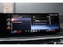 BMW X5 xDrive50e M Sport - Pano - Luchtvering - Trekhaak - Massage - 4wiel besturing - Carbon Pack - Softclose - Stoelverwarming/Koeling - Rijklaar