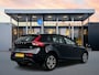 Volvo V40 T2 A/T Polar+ | 16" | Stoelverwarming | LED koplampen | Navigatie | Parkeersensoren Achter | Climate control | Cruise Control | Regensensor