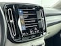 Volvo XC40 T5 Recharge Inscription | 19" | Panoramadak | Trekhaak | Harman Kardon | 360 Camera | Elektr. verst. Stoelen | Full LED | Adaptieve Cruise | BLIS | Stoel/stuurverwarming