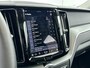 Volvo XC60 T6 Recharge Plus Dark | 19" Allseason | 360 Camera | Trekhaak | Panoramadak | Elektr. verst. Lederen stoelen | Adaptieve Cruise | BLIS | Stoel/Stuur/Achterbankverwarming