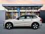 Volvo XC60 T6 Recharge Plus Dark | 19" Allseason | 360 Camera | Trekhaak | Panoramadak | Elektr. verst. Lederen stoelen | Adaptieve Cruise | BLIS | Stoel/Stuur/Achterbankverwarming