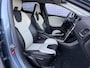 Volvo V40 Cross Country 2.0 T4 Summum | Trekhaak | Standkachel | Camera | Keyless entry/start | Memory | Leder | Stoelverwarming |