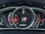Volvo V40 Cross Country 2.0 T4 Summum | Trekhaak | Standkachel | Camera | Keyless entry/start | Memory | Leder | Stoelverwarming |