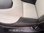 Volvo V40 Cross Country 2.0 T4 Summum | Trekhaak | Standkachel | Camera | Keyless entry/start | Memory | Leder | Stoelverwarming |