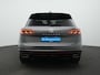 Volkswagen Touareg 3.0 TSI 340 pk tiptronic R-Line | Panoramadak | Trekhaak | Luchtvering | Savona leder | Geheugenstoelen | Head-up display | IQ Light | Dynaudio