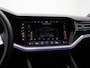 Volkswagen Touareg 3.0 TSI 340 pk tiptronic R-Line | Panoramadak | Trekhaak | Luchtvering | Savona leder | Geheugenstoelen | Head-up display | IQ Light | Dynaudio