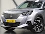 Peugeot e-2008 EV Allure Pack 50 kWh 136PK | 1ste eigenaar | 3/FASE | AppleCarplay/Android Auto | 17"LMV | Camera | AUTOMAAT | Keyless | Adaptive Cruise Control | Climate Control | FULL LED | Isofix | Privacy Glass |