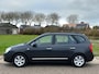 Kia Carens 2.0 CVVT X-ecutive 7 Pers. ECC Audio/CD Electric pakket LMV 16" ABS EBD Dakrails Trekhaak Dealeronderhoud Nieuwe Apk!