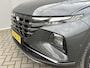 Hyundai Tucson 1.6 T-GDI PHEV Premium 4WD / Afneembare Trekhaak (1350kg) / Schuif- Kanteldak / Apple Carplay/Android Auto / Rondzichtcamera / Stoelverwarming / Stoelventilatie / Elektrisch Verstelbare Voorstoelen / Adaptieve Cruise Control /