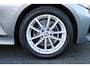 BMW 3-Serie Touring 318i Aut. CARPLAY|ELEK.A.KLEP|NAV|LED|CRUISE|ECC|PDC|LMV Nieuwstaat!! 1'EIG