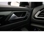 Volkswagen T-Roc R-Line Edition 1.5 TSI 150pk DSG Automaat Trekhaak, Adaptive cruise control, Achteruitrijcamera, Navigatie, Stoelverwarming, Parkeersensoren