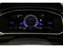 Volkswagen T-Roc R-Line Edition 1.5 TSI 150pk DSG Automaat Trekhaak, Adaptive cruise control, Achteruitrijcamera, Navigatie, Stoelverwarming, Parkeersensoren