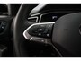 Volkswagen T-Roc R-Line Edition 1.5 TSI 150pk DSG Automaat Trekhaak, Adaptive cruise control, Achteruitrijcamera, Navigatie, Stoelverwarming, Parkeersensoren