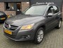 Volkswagen Tiguan 1.4 TSI Sport&Style Clima trekhaak dakrail netjes onderhouden .