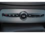 Volvo XC90 T8 Recharge AWD Core Bright - IntelliSafe Assist & Surround - Verwarmde voorstoelen, stuur & achterbank - Parkeersensoren voor & achter - Draadloze tel. lader - High Performance audio- Extra getint glas - 19' LMV