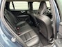 Volvo V60 2.0 B3 Momentum Advantage / Lederen bekleding / verwarmbare voorstoelen en stuur / Trekhaak / Parkeercamera /