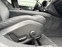Volvo V60 2.0 B3 Momentum Advantage / Lederen bekleding / verwarmbare voorstoelen en stuur / Trekhaak / Parkeercamera /