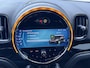 MINI Countryman Cooper S E ALL4 AT / Plug-In / EAER 52 km / Leder / Navigatie / Elektrische klep / Elektrische stoelen / Adaptieve CC / Apple Carplay Android / Camera / 17" LM wielen met All Season banden /