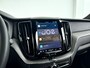 Volvo XC60 T6 Plug-in hybrid AWD Plus Black Edition | Panoramadak | Parkeercamera | Stoel- en Stuurverwarming | Harman Kardon