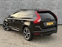 Volvo XC60 2.0 T5 FWD R-Design | Panoramadak | Standkachel | Bi-xenon koplampen | 20" velgen | Navigatie | Elektrische stoelverstelling | Stoelverwarming | Lederen sportstoelen | Voorruitverwarming | Volvo On Call |