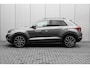 Volkswagen T-Roc Life Edition Inclusief €2000,- inruilvoordeel | 'App-Connect' draadloze smartphone integratie | Buitenspiegels elektrisch instel-, verwarm- en inklapbaar | Grootlichtassistent (Light Assist)
